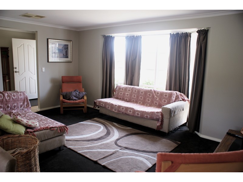 18 Shale Court, Delahey VIC 3037