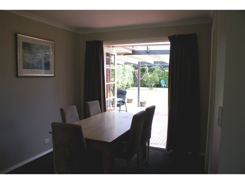 18 Shale Court, Delahey VIC 3037