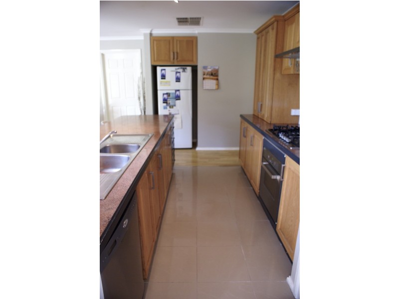 18 Shale Court, Delahey VIC 3037