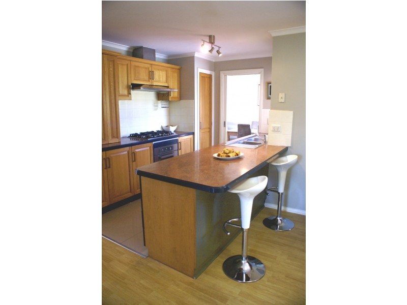 18 Shale Court, Delahey VIC 3037