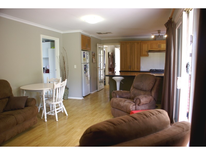 18 Shale Court, Delahey VIC 3037