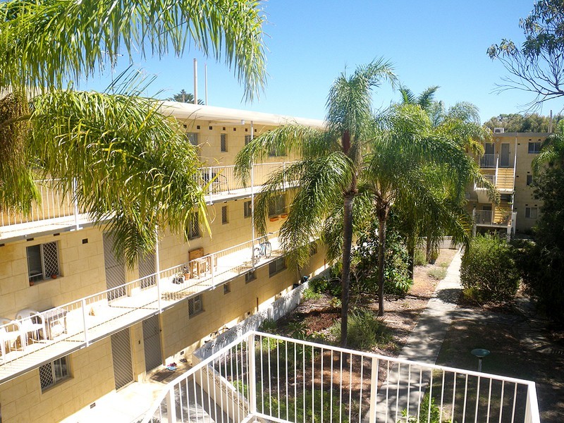 18/94 Lefroy Road, Beaconsfield WA 6162