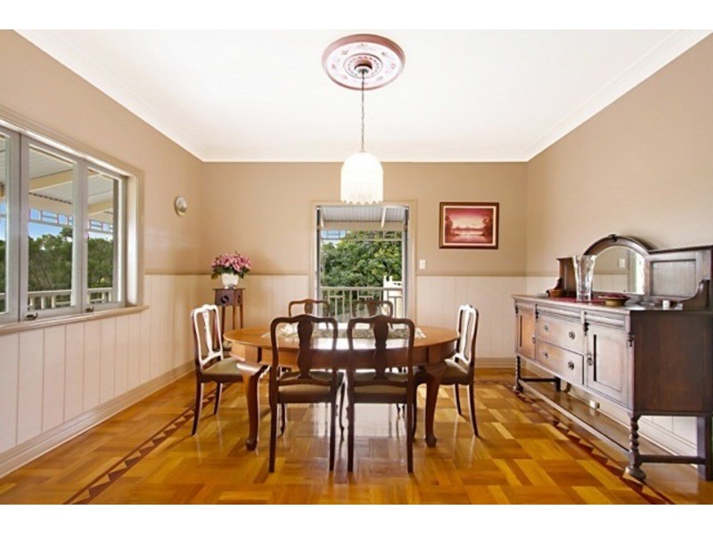 4 Whiteley Close, Brookfield QLD 4069