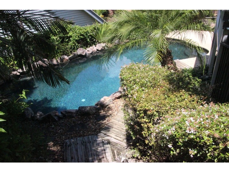 10 Maroa Close, Chapel Hill QLD 4069