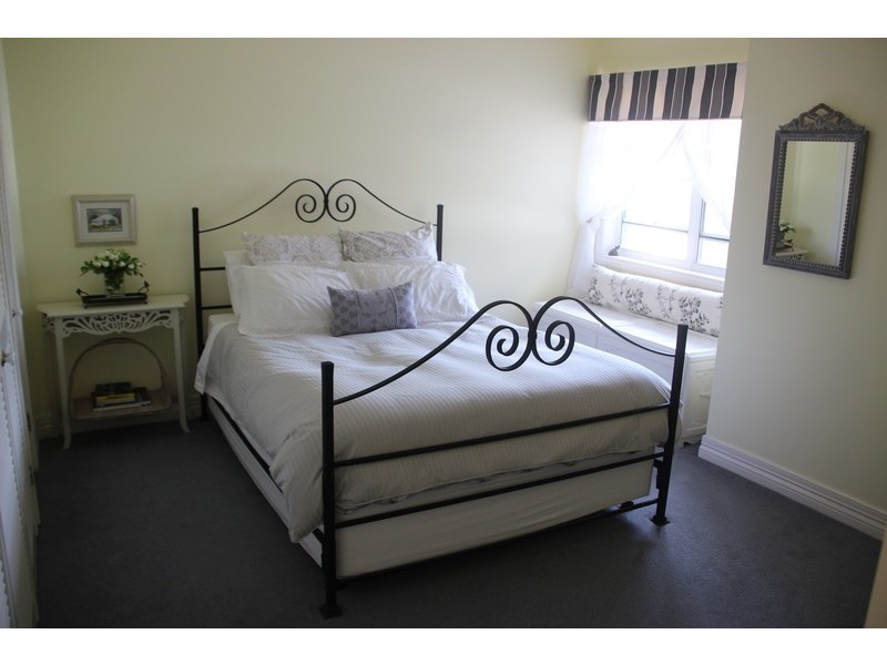 10 Maroa Close, Chapel Hill QLD 4069