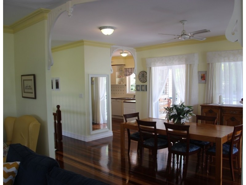 10 Maroa Close, Chapel Hill QLD 4069