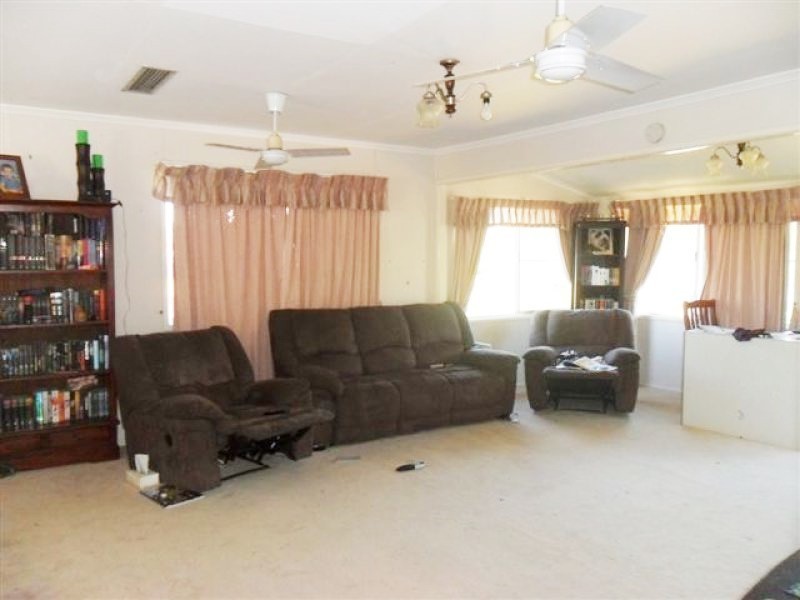 15 Old Airport Drive, Emerald QLD 4720