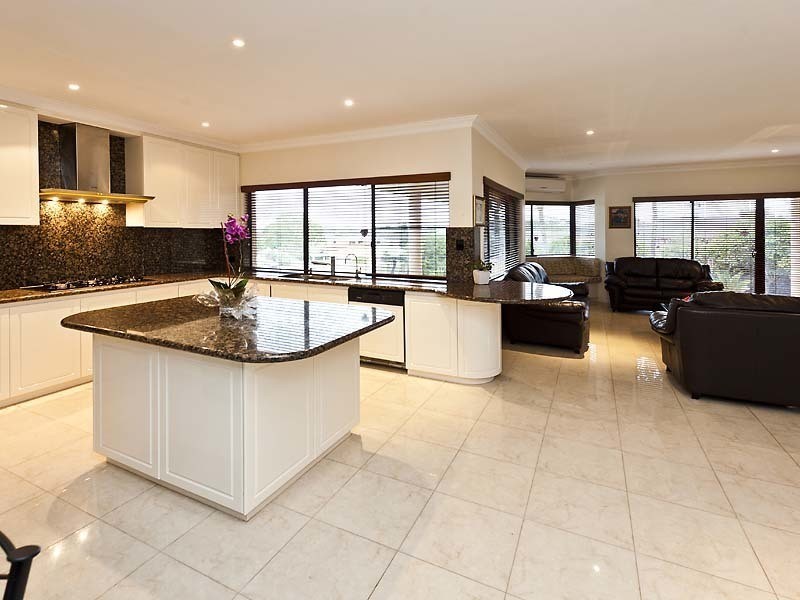 8 Bateman Rd, Mount Pleasant WA 6153