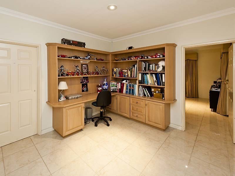 8 Bateman Rd, Mount Pleasant WA 6153