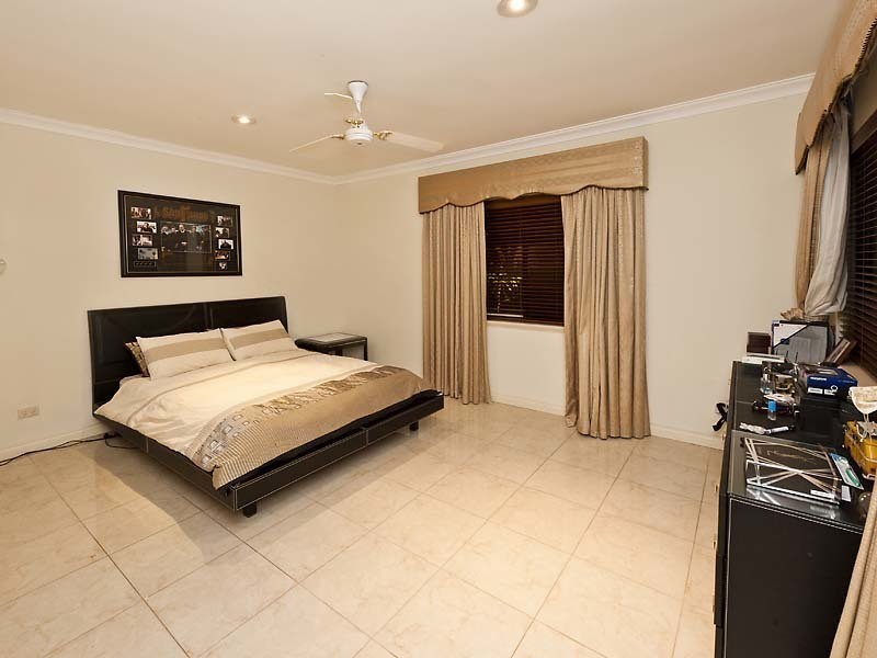 8 Bateman Rd, Mount Pleasant WA 6153