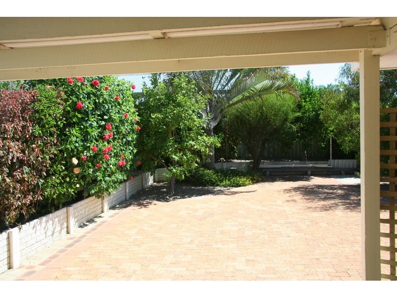 17 Alconbury Rd, Kingsley WA 6026