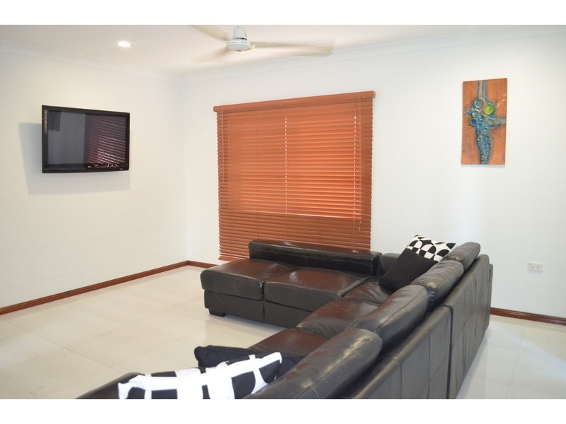 19 Isaac Smith Close, Kewarra Beach QLD 4879