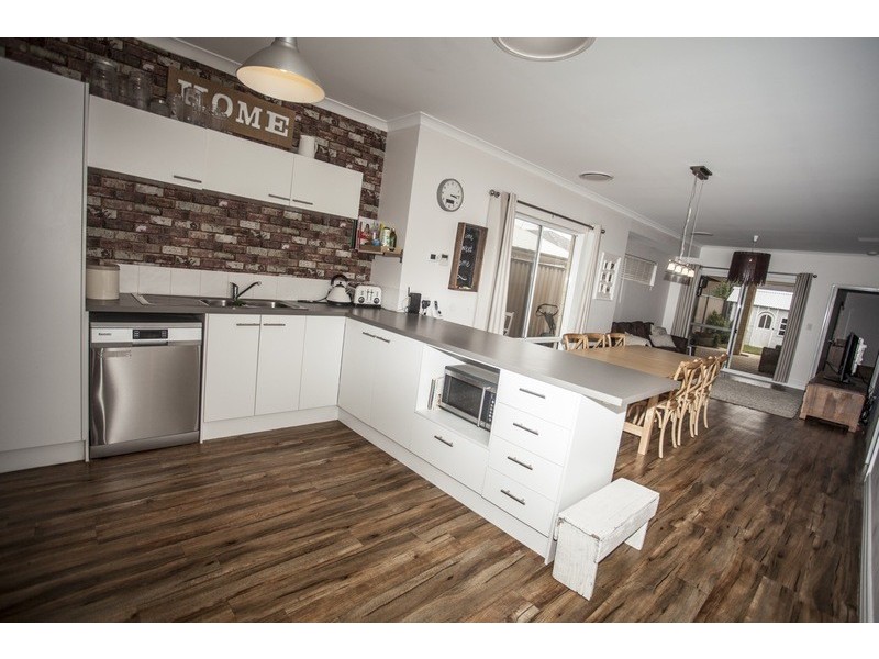 5B Padua Road, Piara Waters WA 6112