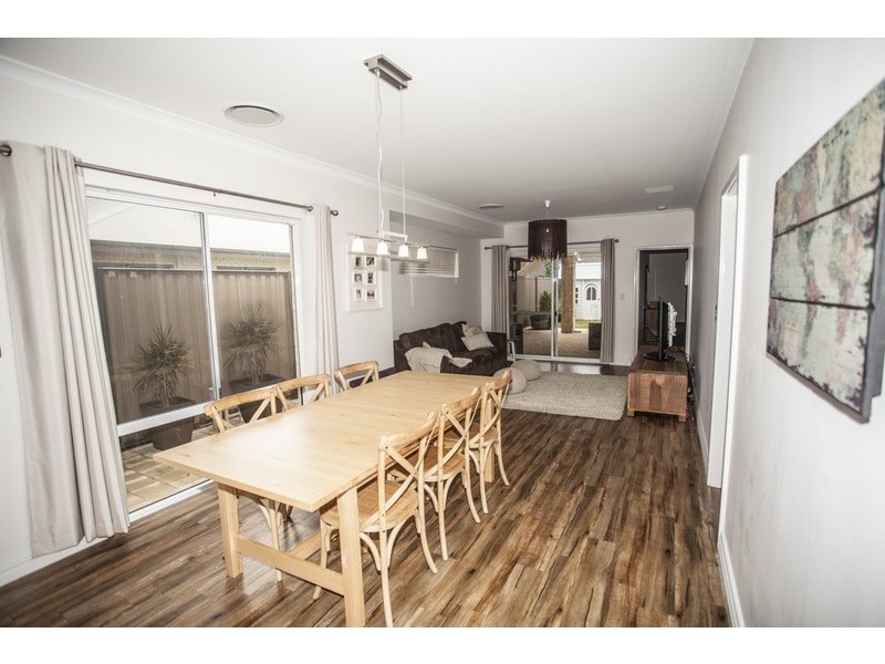 5B Padua Road, Piara Waters WA 6112