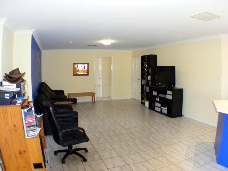 43 Kippilaw Loop, Carramar WA 6031