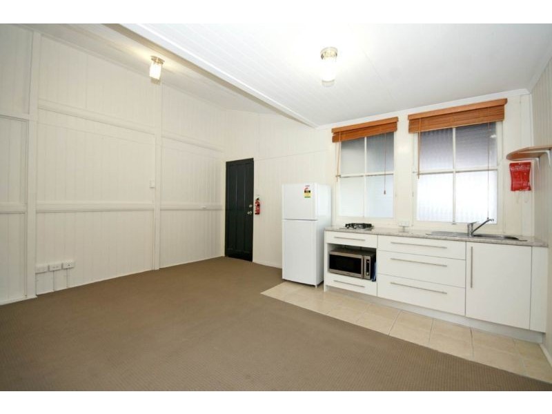 14 Morris St, Highgate Hill QLD 4101
