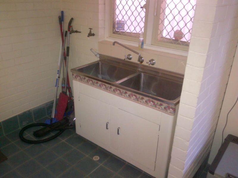 5 Hailsham Rd, Nollamara WA 6061