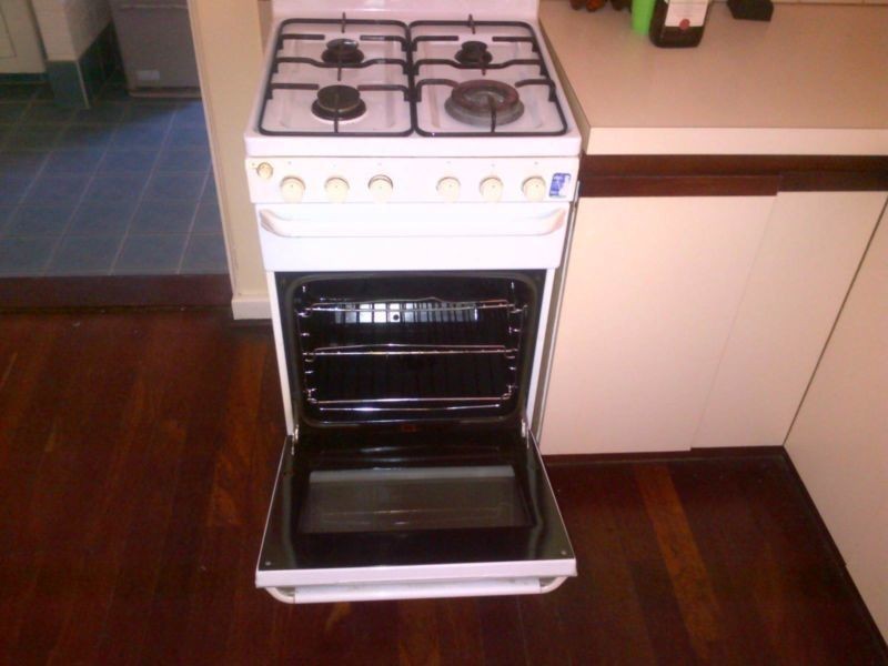 5 Hailsham Rd, Nollamara WA 6061