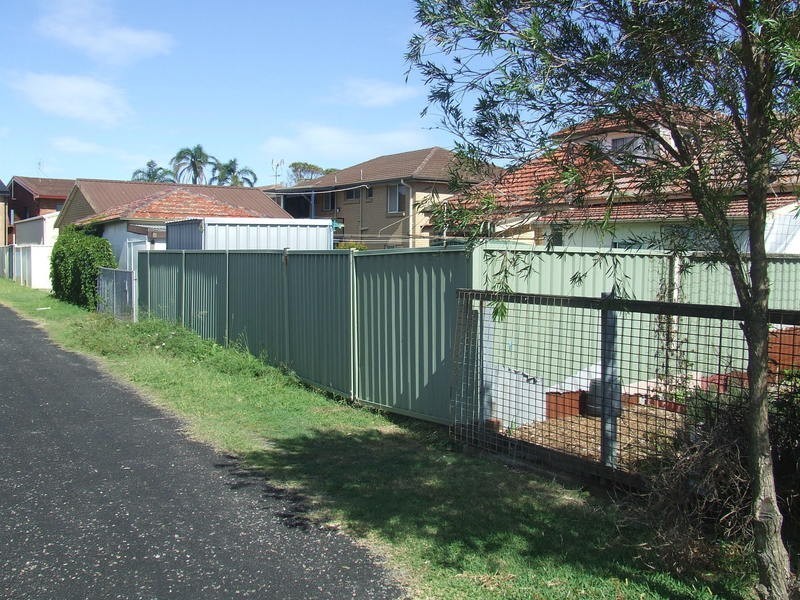 12 Park Parade, Blacksmiths NSW 2281