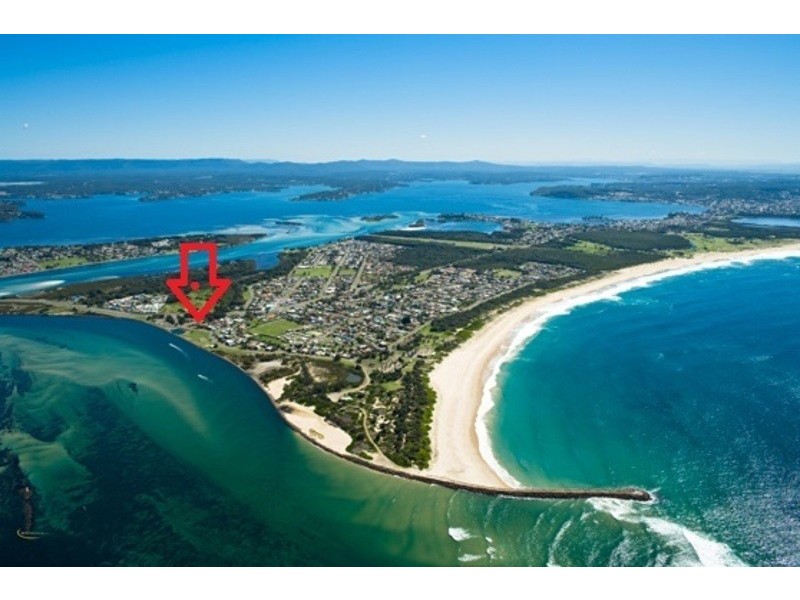 12 Park Parade, Blacksmiths NSW 2281