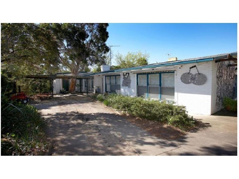 335 Belmore Rd, Balwyn North VIC 3104