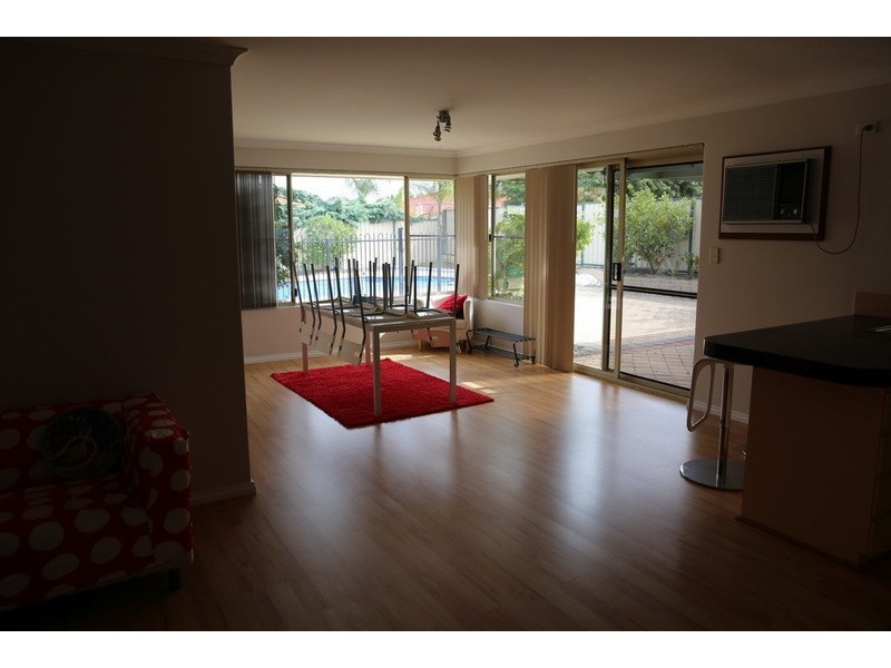 16 Ballard Mews, Success WA 6164