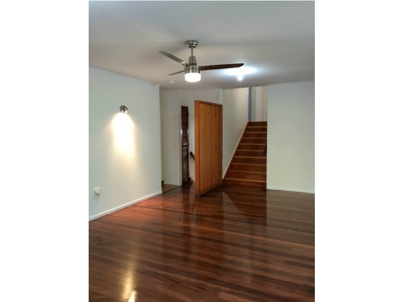 12 Drury Avenue, Southport QLD 4215