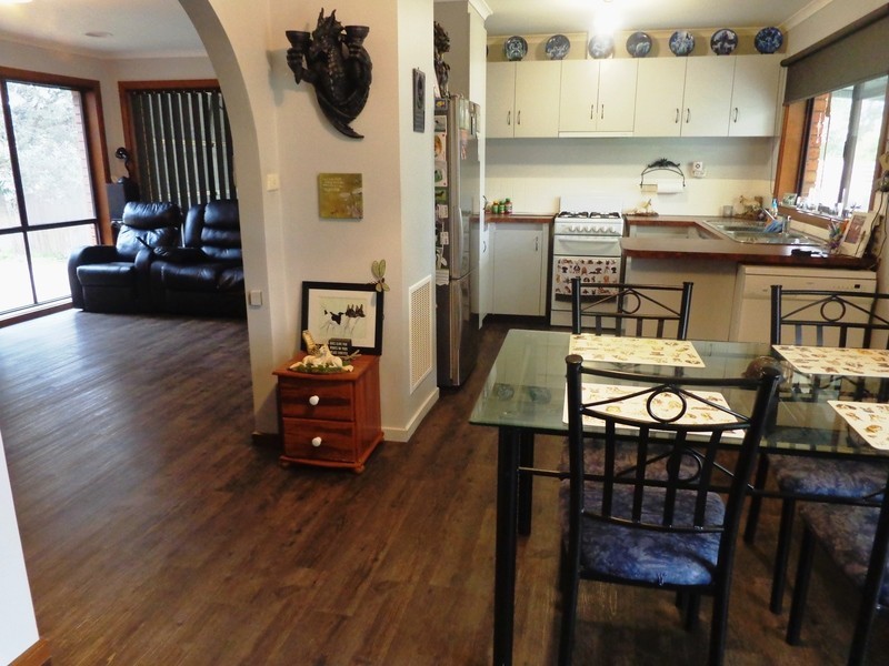 9 Boronia Street, Drouin VIC 3818