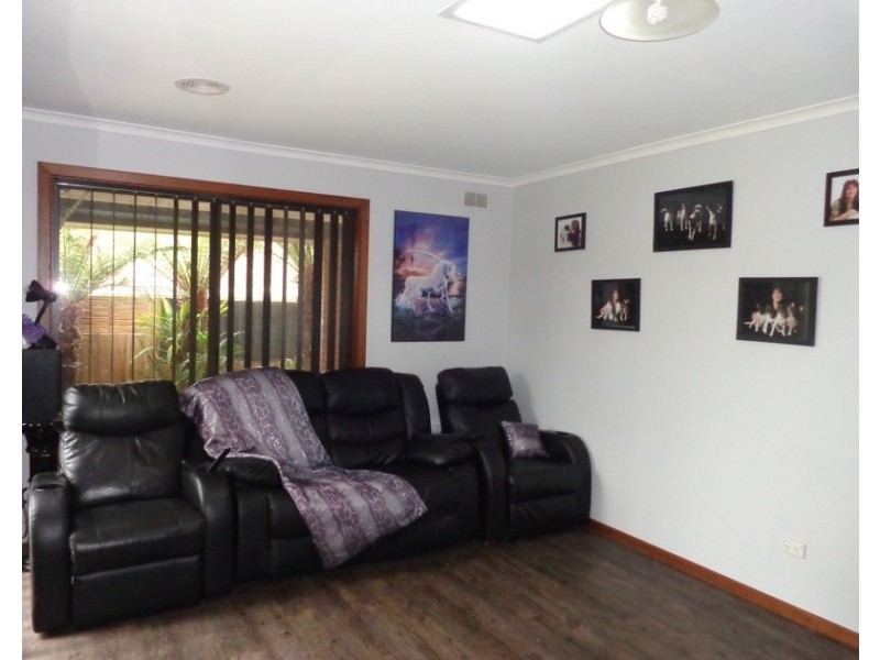 9 Boronia Street, Drouin VIC 3818