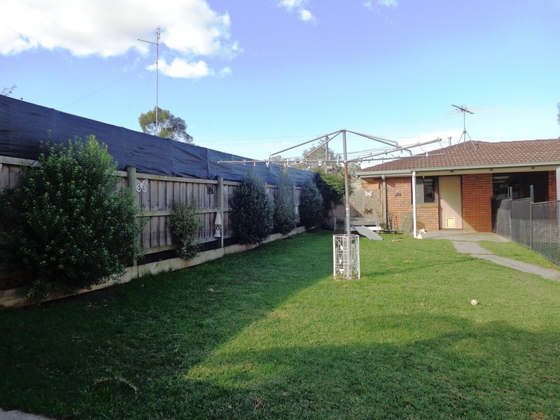 9 Boronia Street, Drouin VIC 3818