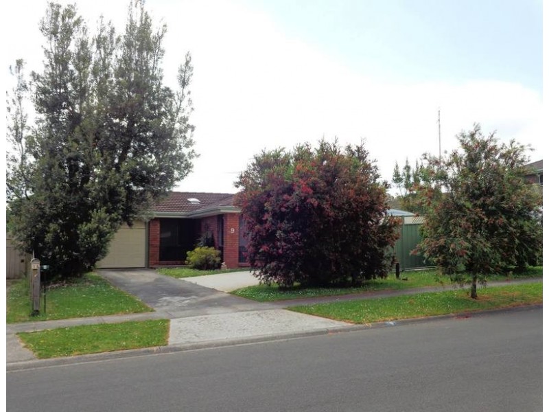 9 Boronia Street, Drouin VIC 3818