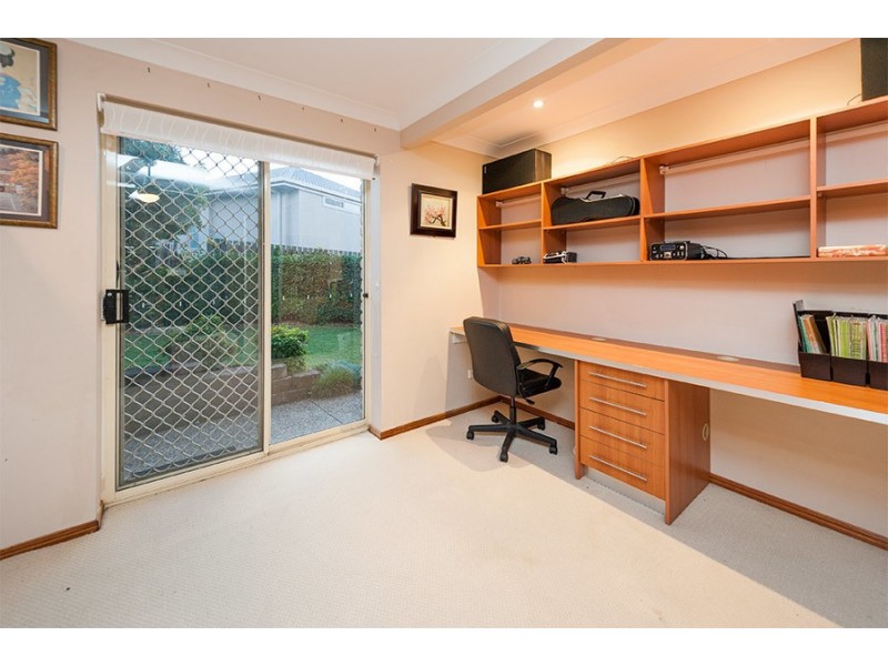 5 Axel Place, Sinnamon Park QLD 4073