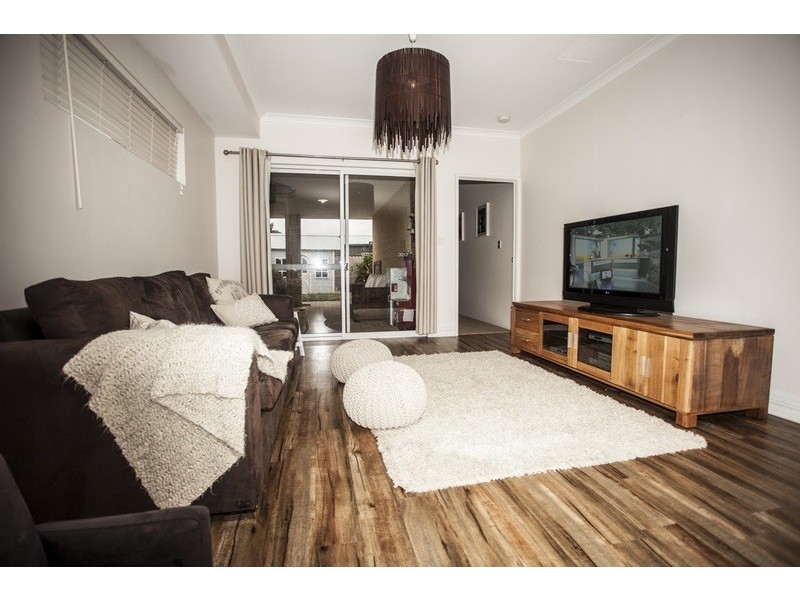 5B  Padua rd, Piara Waters WA 6112