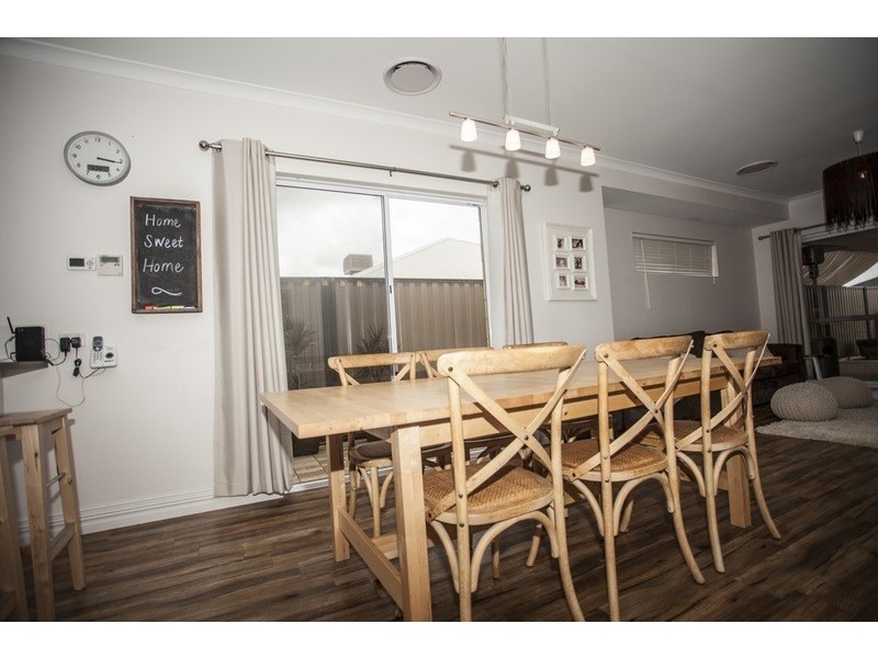 5B  Padua rd, Piara Waters WA 6112