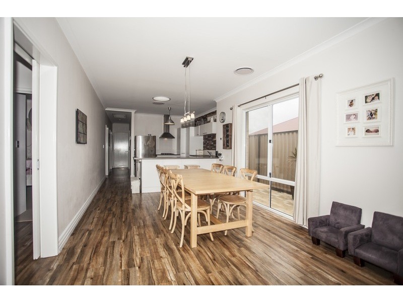 5B  Padua rd, Piara Waters WA 6112