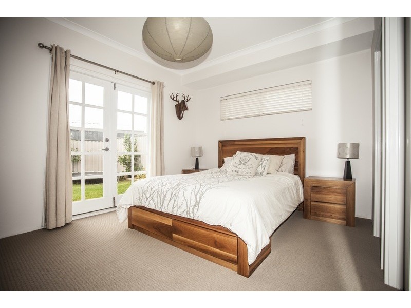 5B  Padua rd, Piara Waters WA 6112