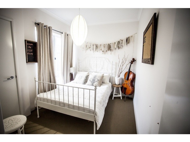 5B  Padua rd, Piara Waters WA 6112