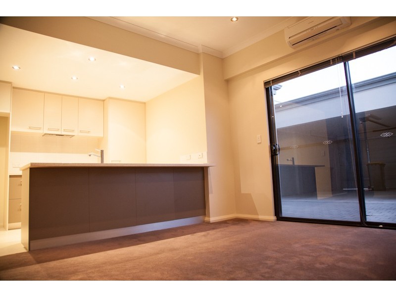 21 GAUDI WAY, Clarkson WA 6030