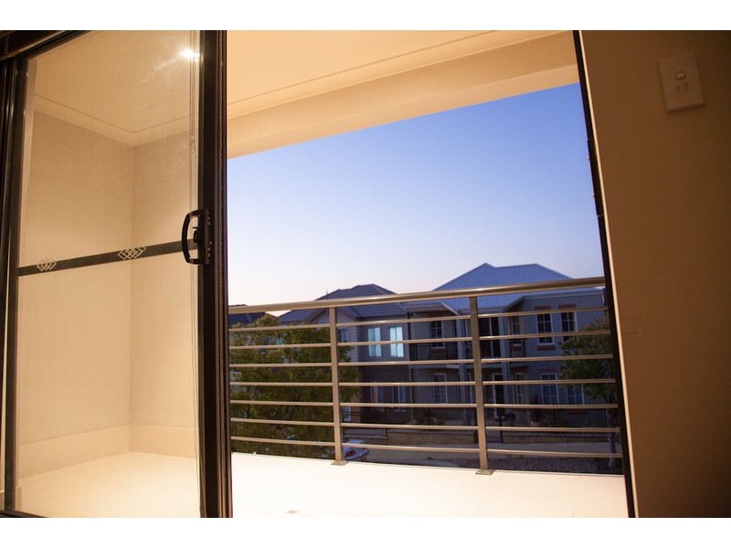 21 GAUDI WAY, Clarkson WA 6030