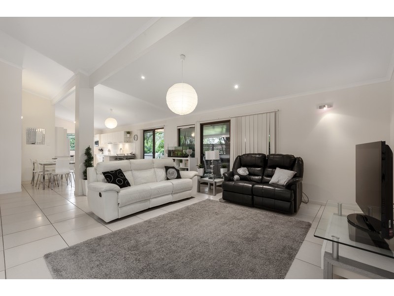 15 Panama Street, Wishart QLD 4122