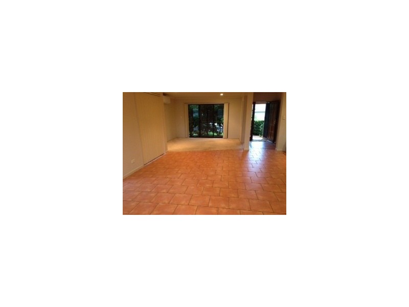 10 Josh Crt, Ashmore QLD 4214