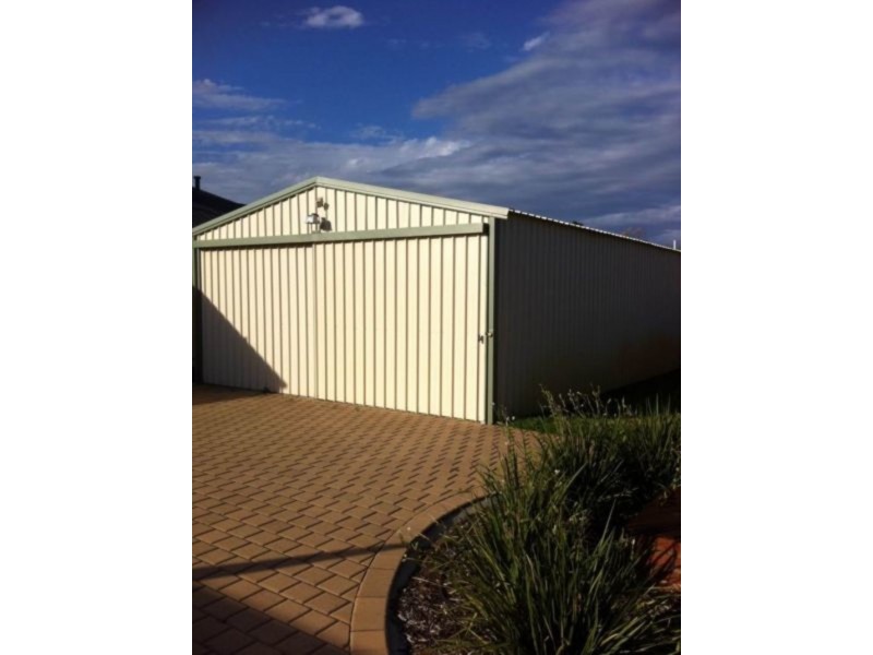 118 Station St, East Cannington WA 6107