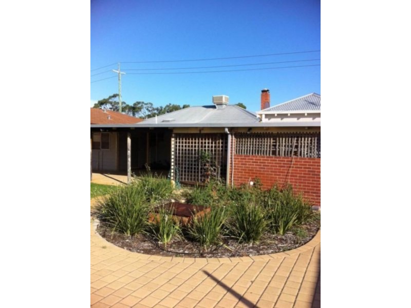 118 Station St, East Cannington WA 6107