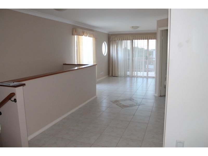 4 Monash St, Belmont NSW 2280