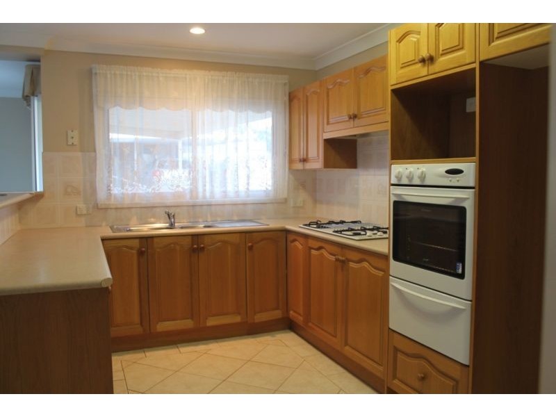 4 Monash St, Belmont NSW 2280