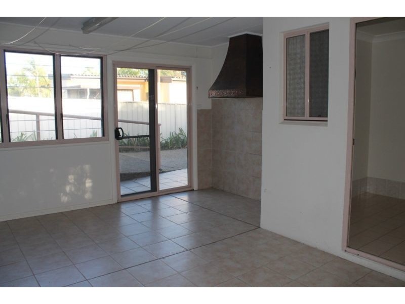 4 Monash St, Belmont NSW 2280