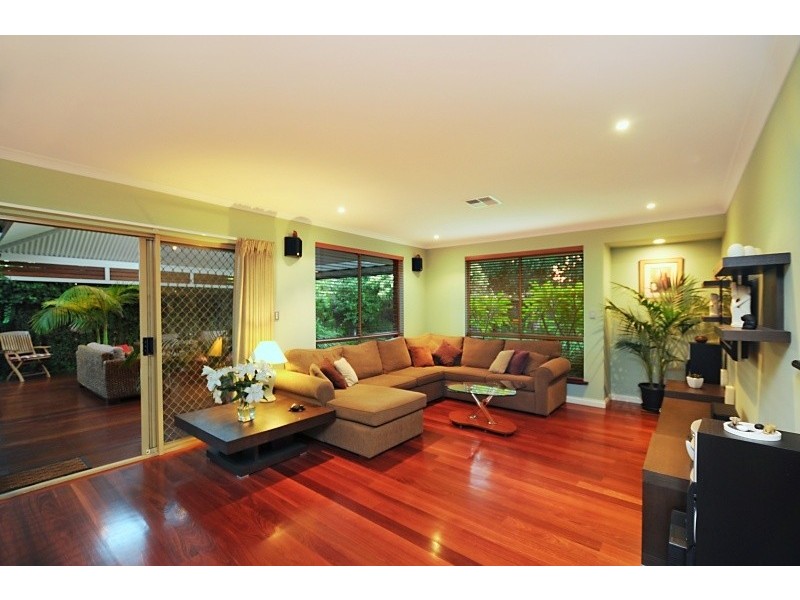 5 Maitland Rise, Woodvale WA 6026