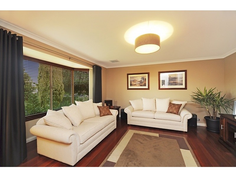 5 Maitland Rise, Woodvale WA 6026