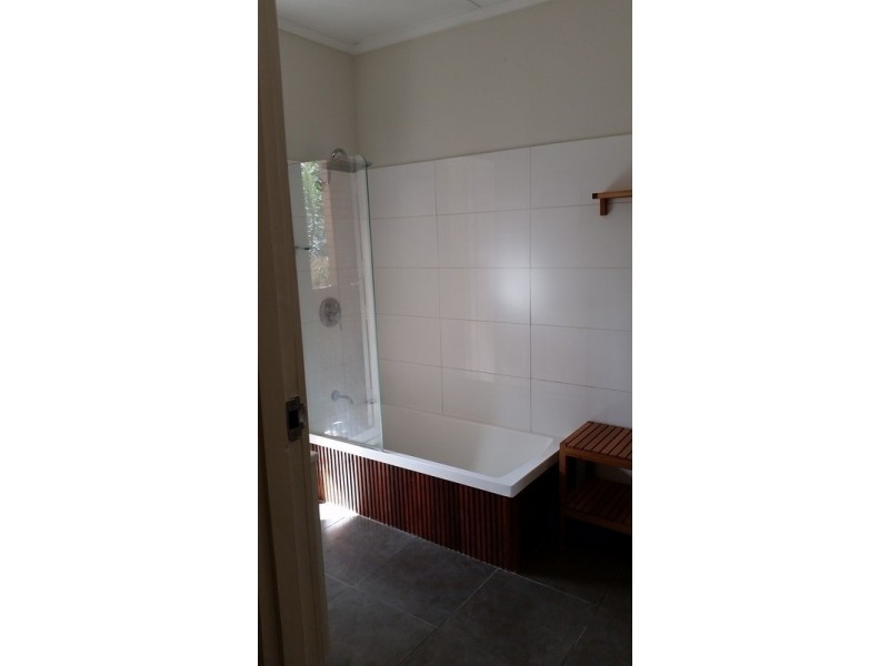 34 William Parade, Fairfield QLD 4103