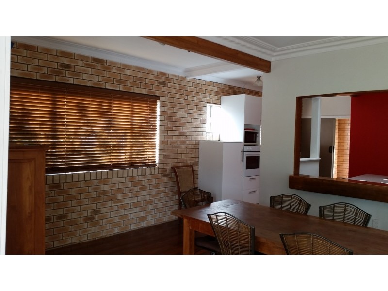 34 William Parade, Fairfield QLD 4103